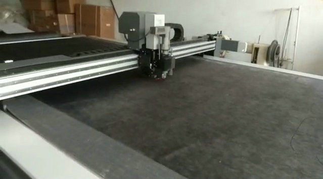 沙發面料圓刀高速裁剪